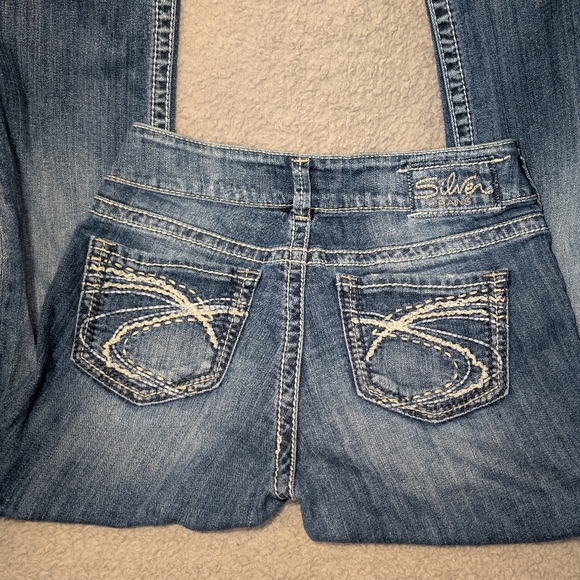 🩵Silver Jeans🩵 Y2K Suki Mid Rise Capri/Crop Women's Size 29 - Picture 3 of 12